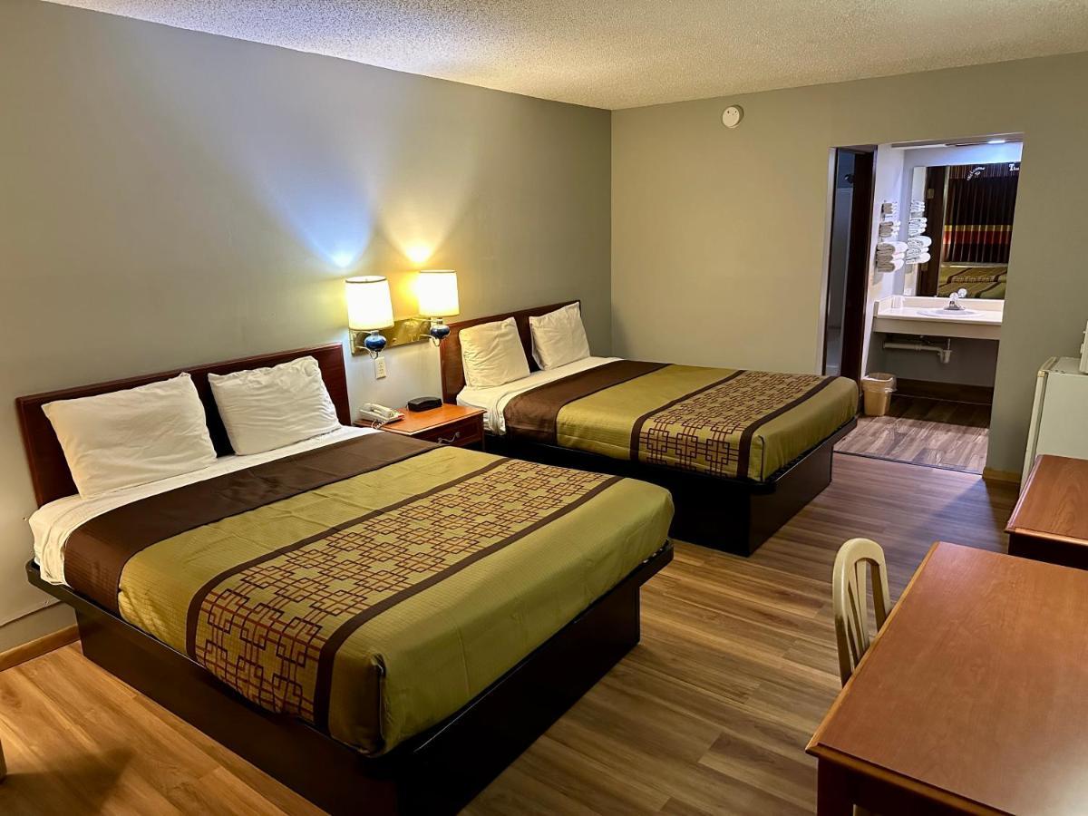 Thunderbird Motor Inn Baraboo Kültér fotó