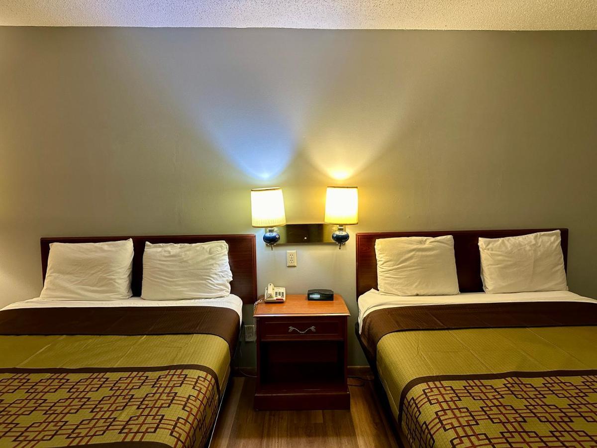 Thunderbird Motor Inn Baraboo Kültér fotó