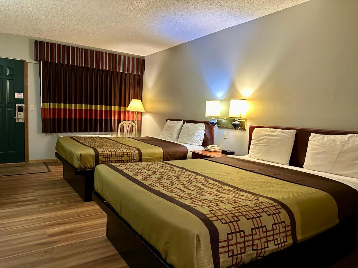 Thunderbird Motor Inn Baraboo Kültér fotó
