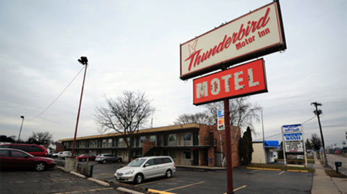 Thunderbird Motor Inn Baraboo Kültér fotó