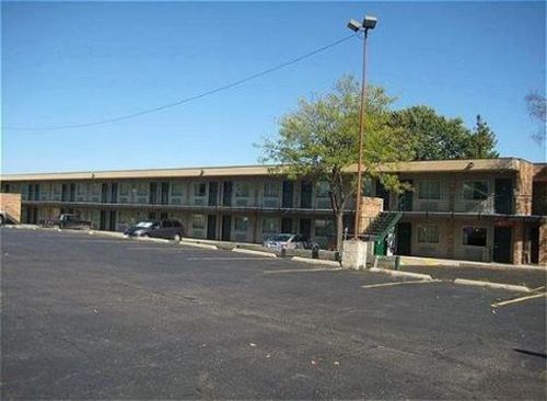 Thunderbird Motor Inn Baraboo Kültér fotó
