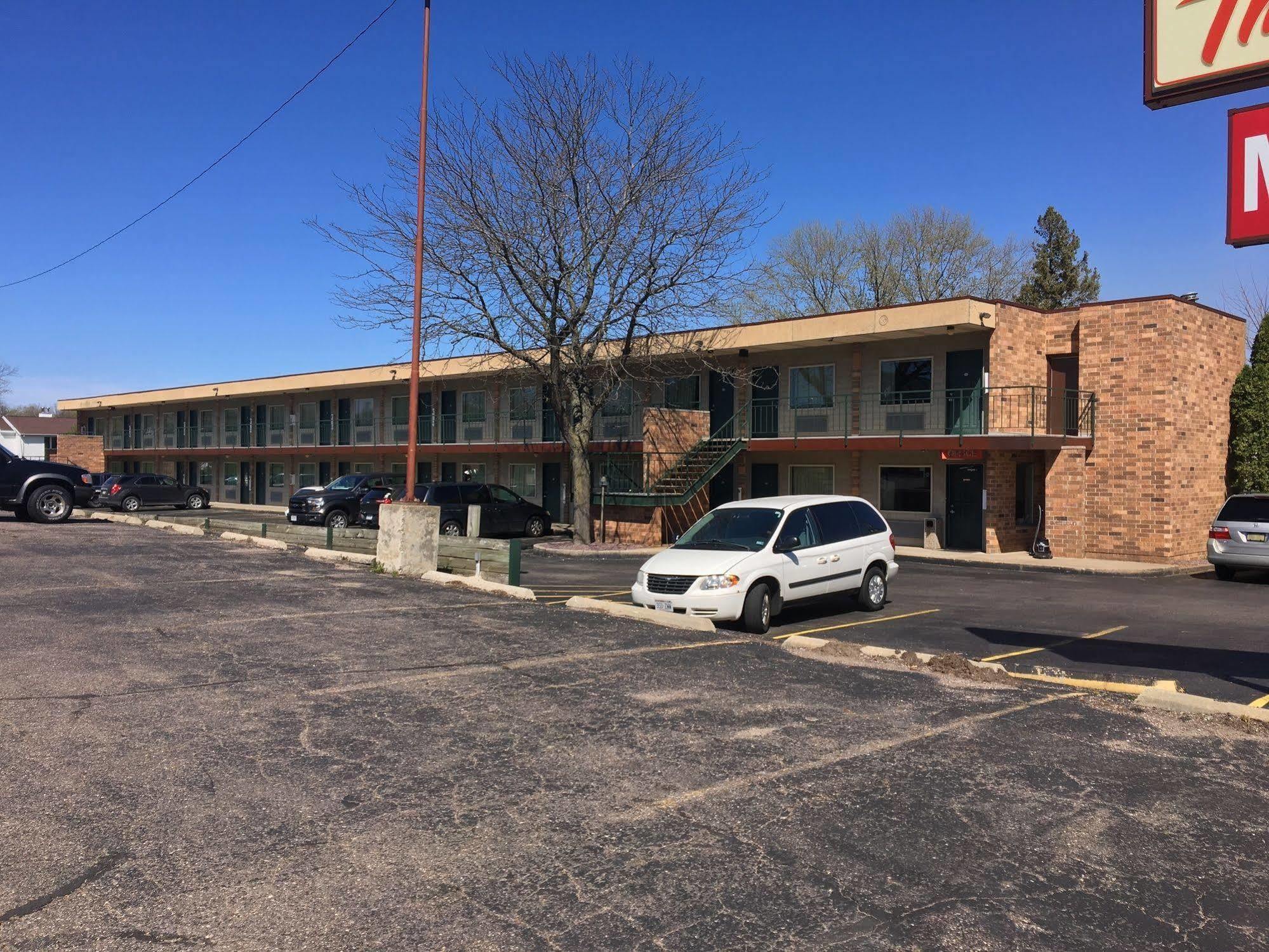 Thunderbird Motor Inn Baraboo Kültér fotó